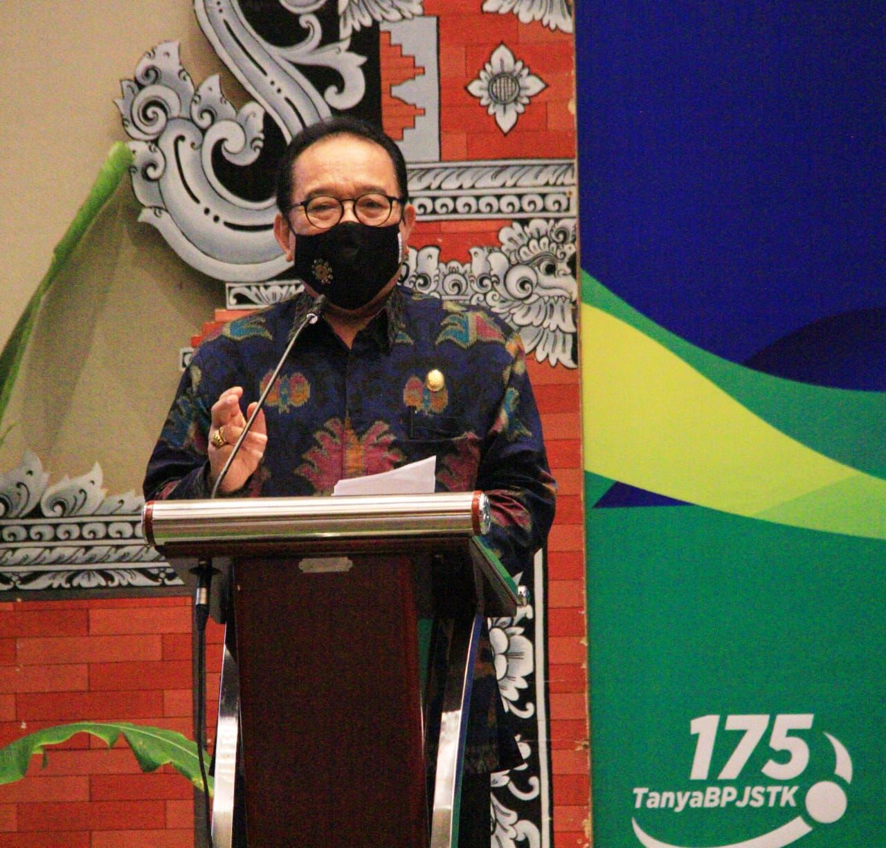 podiumnews.com-Wagub Bali Ingatkan Pentingnya Terapkan K3 Tekan Angka Kecelakaan Kerja